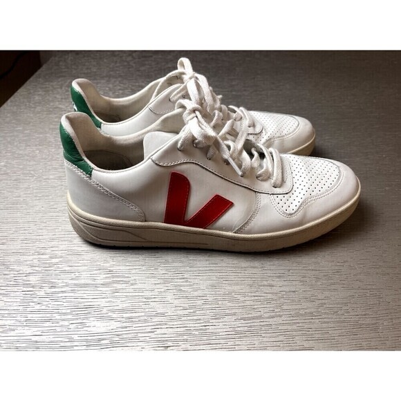 VEJA Men’s V-10 Leather Sneaker Size 9 White Red Fashion Minimalist Preppy - Picture 1 of 9